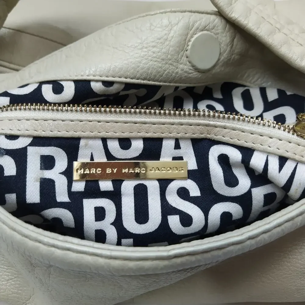 Marc By Marc Jacobs Off-White Leather Turnlock Pockets Zipper Hobo Shoulder Bag
